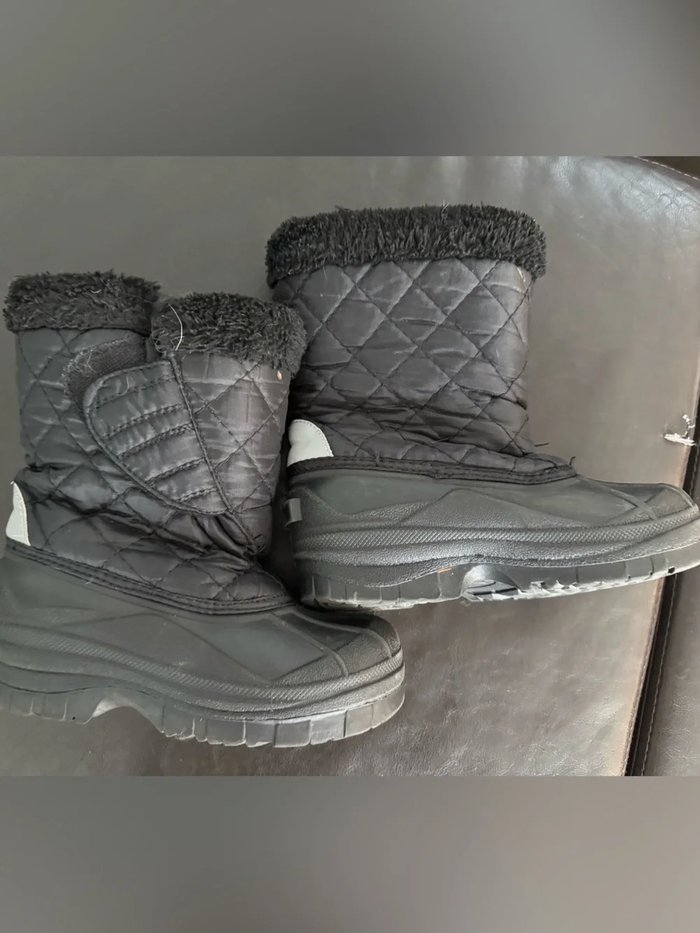 Women's Black Quilted Winter Snow Boots